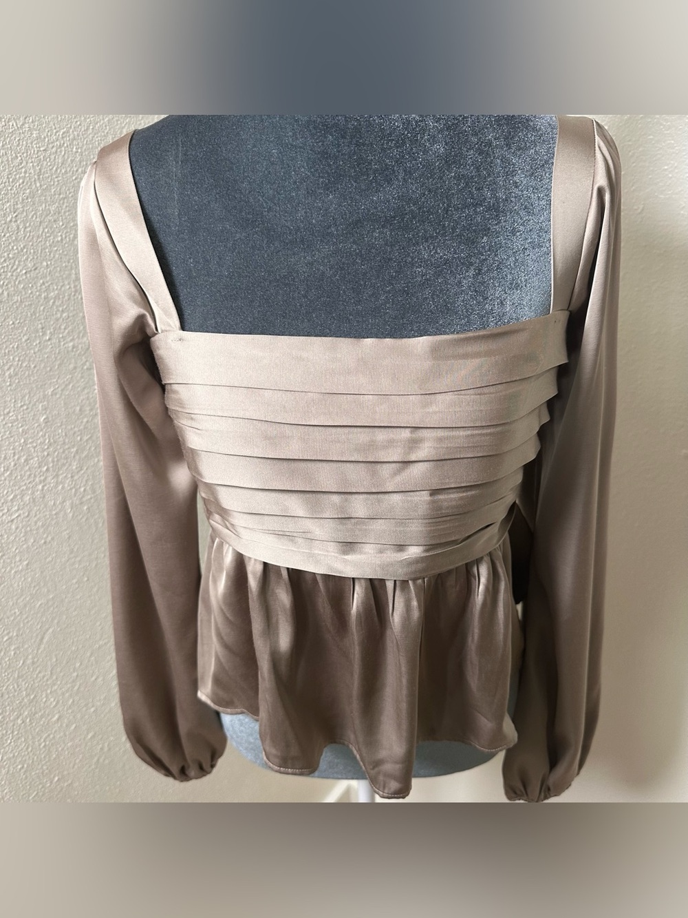 Abercrombie & Fitch NWT Satin Peplum Blouse Taupe Square Neck Long Sleeve M